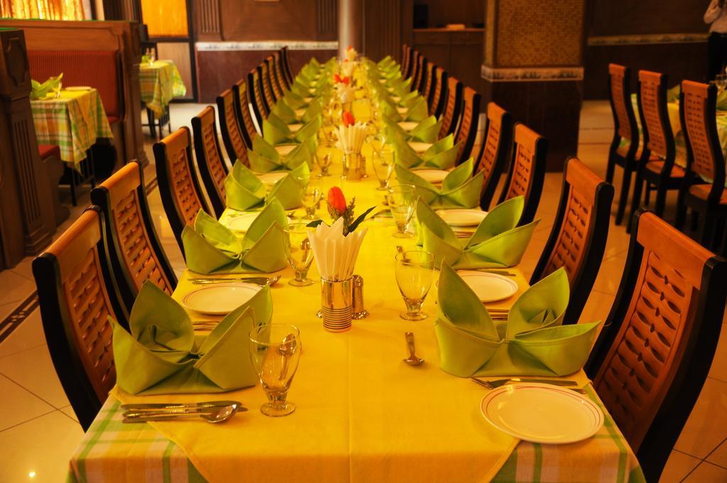 Femina Hotel Tiruchirappalli Exterior foto